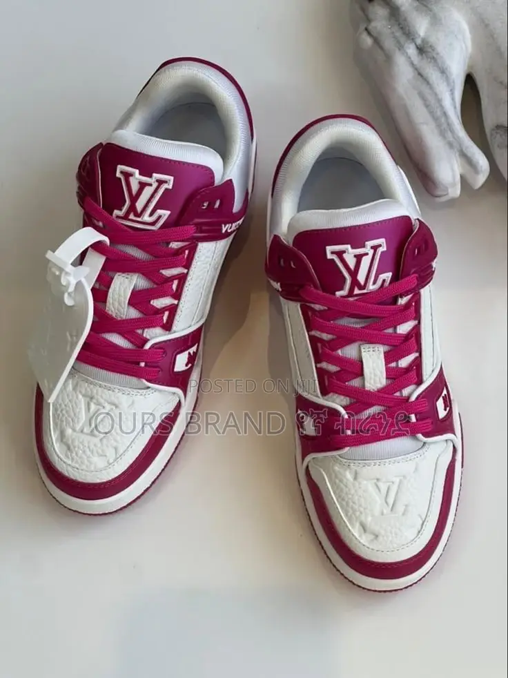 Louis Vuitton Trainer's Master Quality Shoes