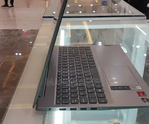 New Laptop Lenovo IdeaPad 1 12GB AMD Ryzen 3 SSD 256GB