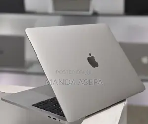 New Laptop Apple MacBook Pro 2018 16GB Intel Core I7 SSD 512GB