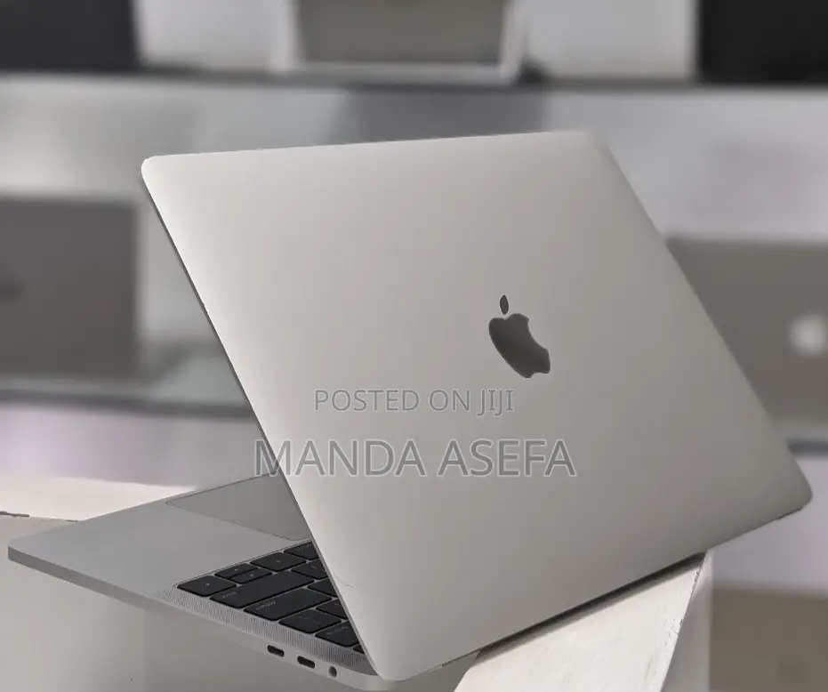 New Laptop Apple MacBook Pro 2018 16GB Intel Core I7 SSD 512GB