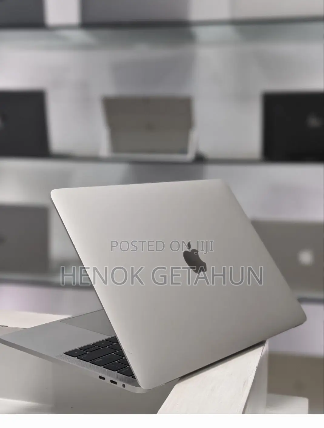 New Laptop Apple MacBook Pro 2018 16GB Intel Core I7 SSD 512GB