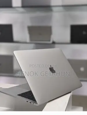 New Laptop Apple MacBook Pro 2018 16GB Intel Core I7 SSD 512GB