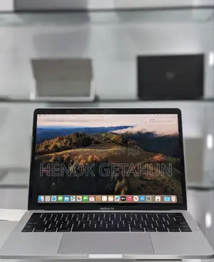 New Laptop Apple MacBook Pro 2018 16GB Intel Core I7 SSD 512GB