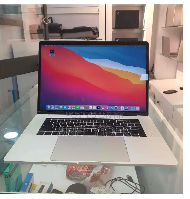 New Laptop Apple MacBook Pro 2017 16GB Intel Core I7 SSD 1T