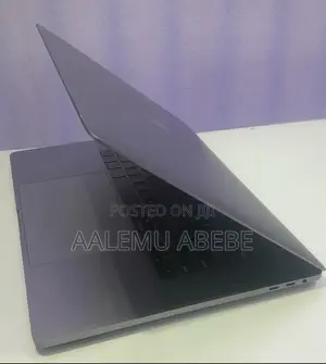 New Laptop Apple MacBook Pro 2017 16GB Intel Core I7 SSD 1T