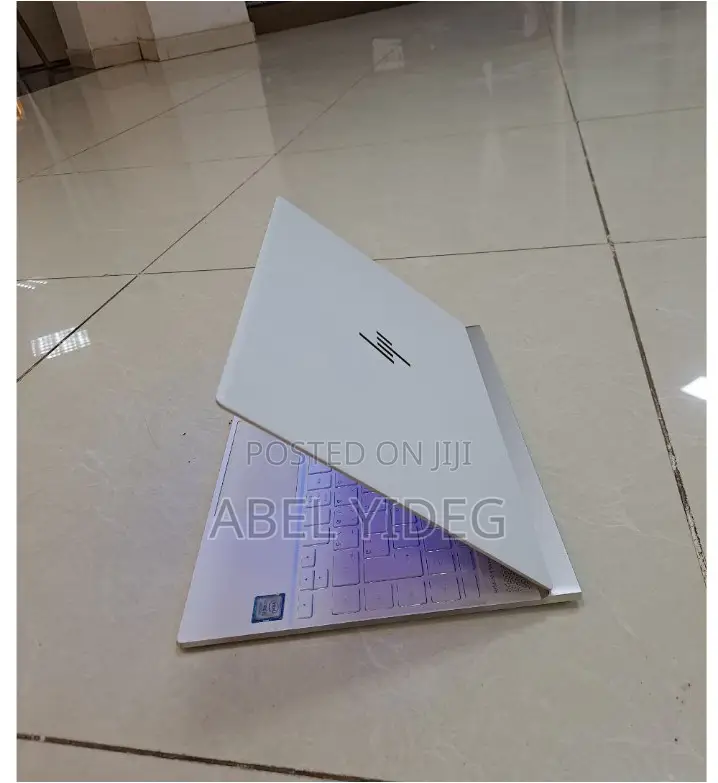 New Laptop HP Spectre 14 8GB Intel Core I5 SSD 512GB