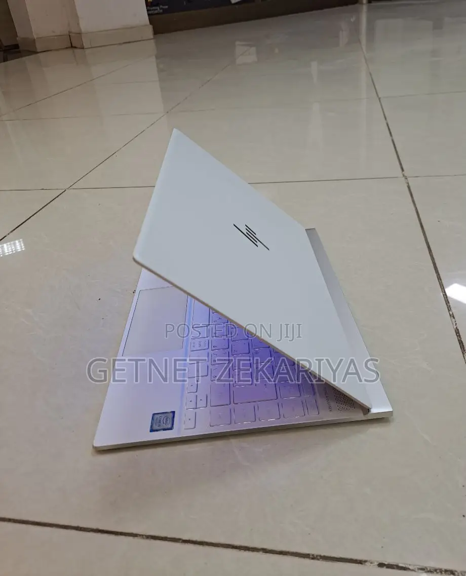New Laptop HP Spectre 14 8GB Intel Core I5 SSD 512GB