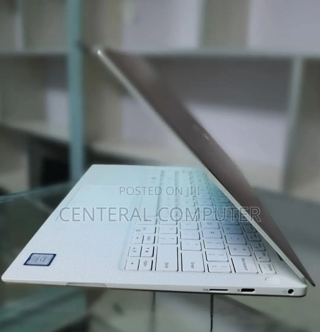 New Laptop Dell XPS 13 9360 16GB Intel Core I7 SSD 512GB