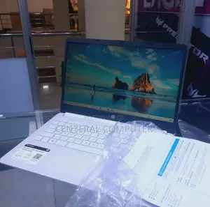 Photo - New Laptop HP Stream 14-Cb110nr 4GB Intel Core I7 HDD 500GB