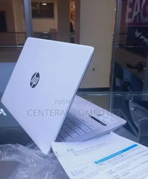 New Laptop HP Stream 14-Cb110nr 4GB Intel Core I7 HDD 500GB