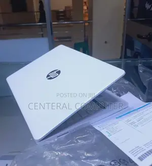 New Laptop HP Stream 14-Cb110nr 4GB Intel Core I7 HDD 500GB