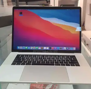 Photo - New Laptop Apple MacBook Pro 2017 16GB Intel Core I7 SSD 1T