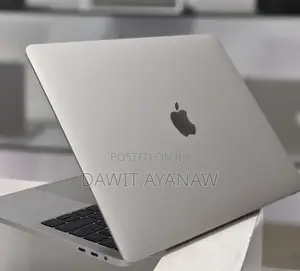 New Laptop Apple MacBook Pro 2018 16GB Intel Core I7 SSD 512GB