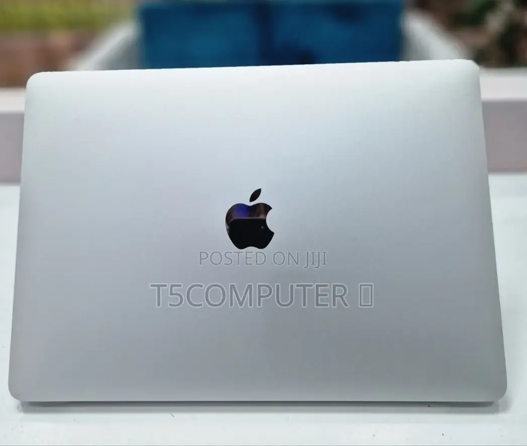 New Laptop Apple MacBook Pro 2020 8GB Intel Core I5 SSD 256GB