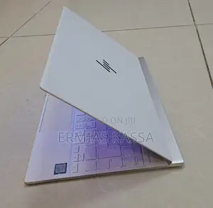New Laptop HP Spectre 8GB Intel Core I5 SSD 512GB
