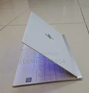New Laptop HP Spectre 8GB Intel Core I5 SSD 512GB