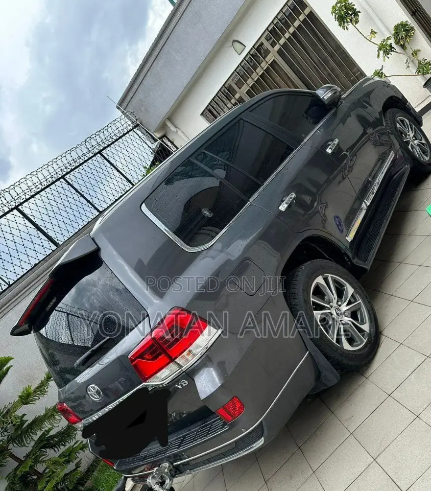Toyota Land Cruiser 2020 Gray