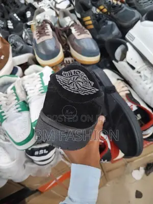 Air Jordan 1 Low Travis Scott Black Phantom