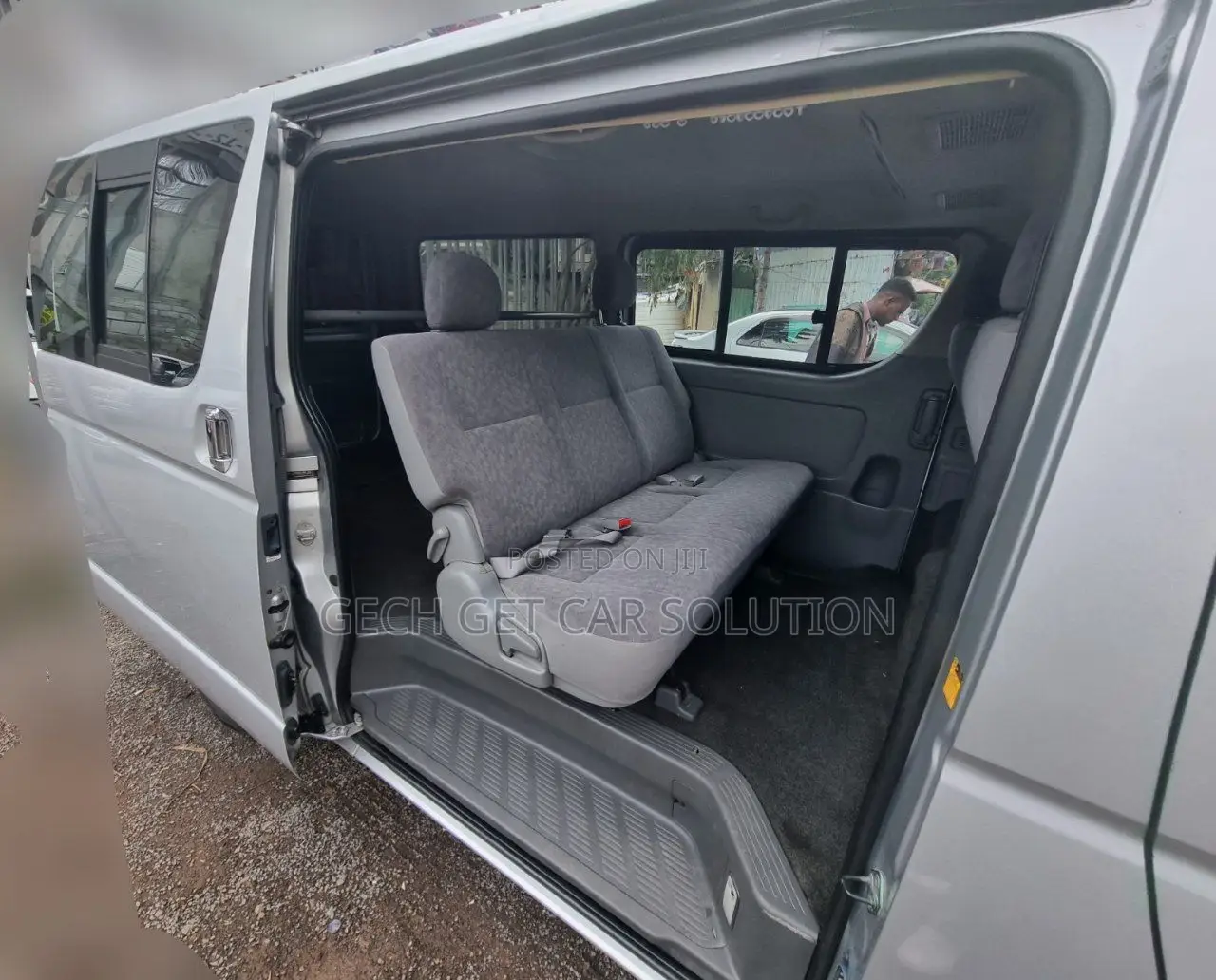 Toyota HiAce 220 2007 Silver