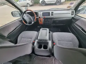 Toyota HiAce 220 2007 Silver