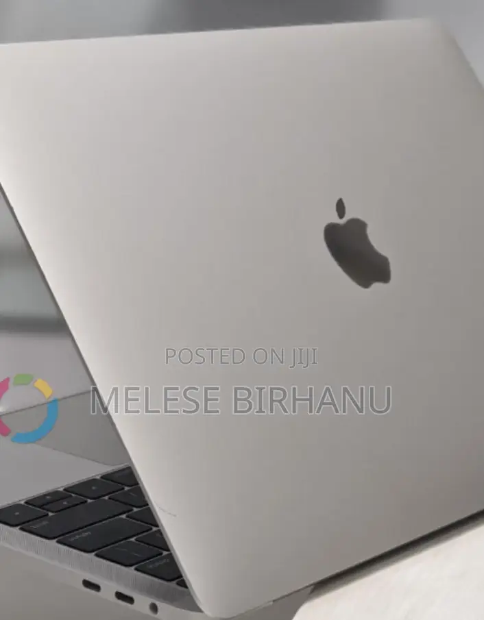 New Laptop Apple MacBook Pro 2018 16GB Intel Core I7 SSD 512GB