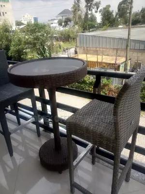 Garden Round Table and Chairs የጋርደን ጠረጴዛ እና ወንበር