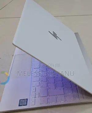 New Laptop HP Spectre 8GB Intel Core I5 SSD 512GB