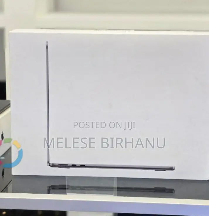 New Laptop Apple MacBook 8GB Apple M3 SSD 512GB