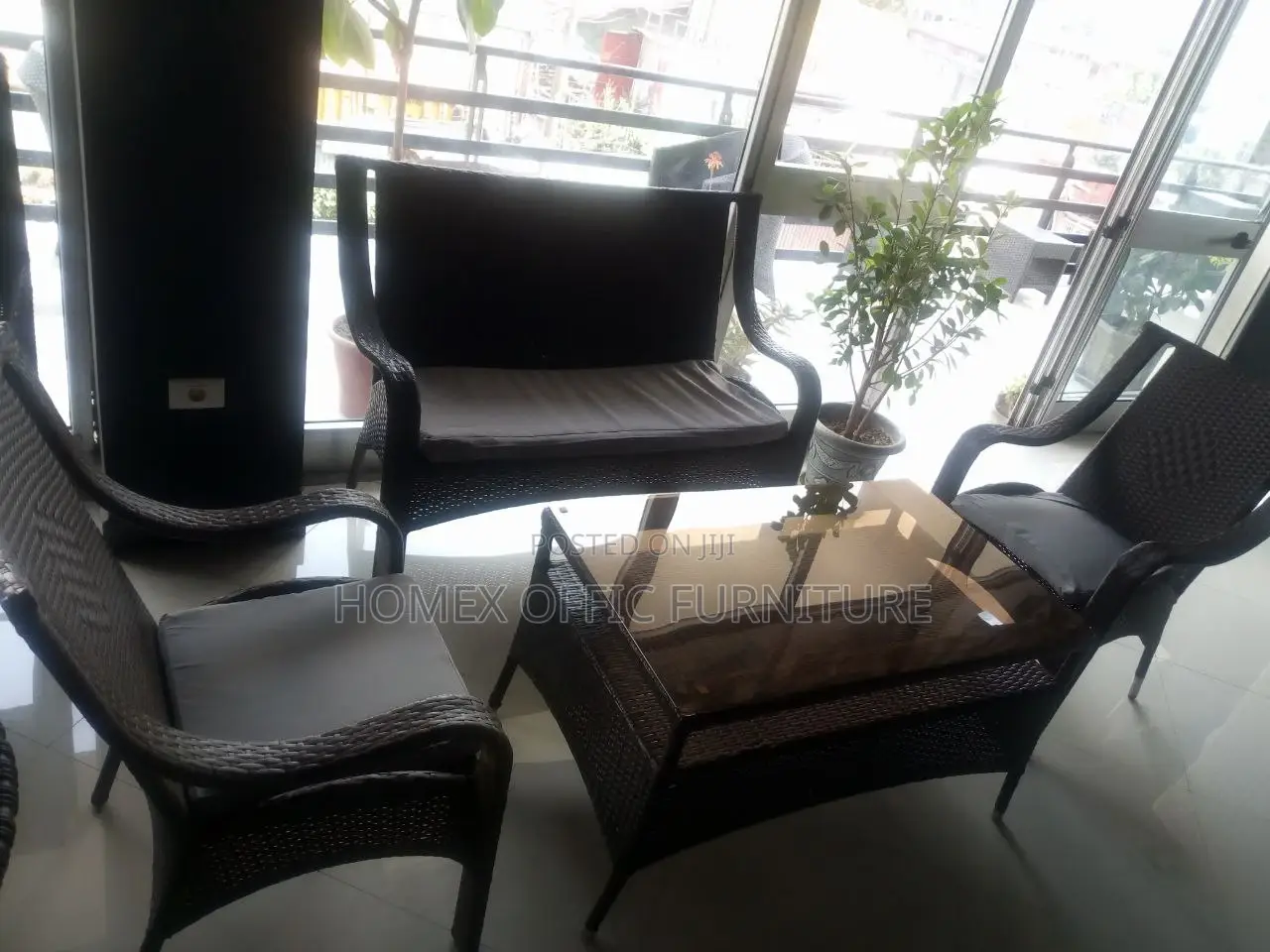 Garden Square Tables and Chairs የጋርደን ጠረጴዛ እና ወንበር