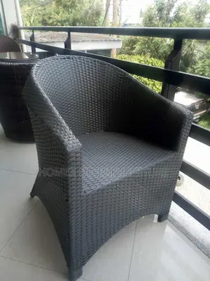 Garden Round Tables and Chairs የጋርደን ጠረጴዛ እና ወንበር