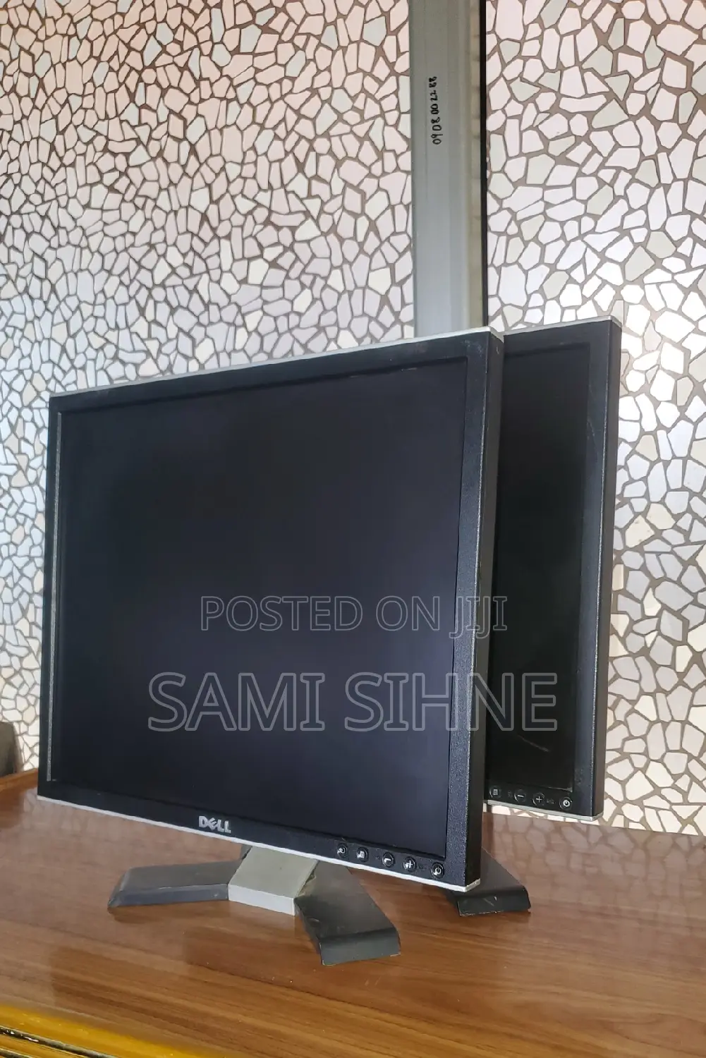 Dell Monitor 17 Inch 3000 Birr Only