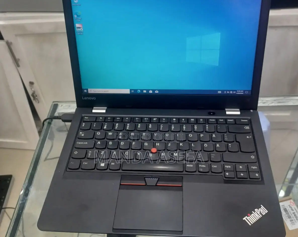 New Laptop Lenovo ThinkPad Yoga 8GB Intel Core I3 SSD 256GB