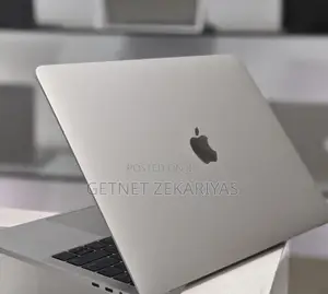 Photo - New Laptop Apple MacBook Pro 2018 16GB Intel Core I7 SSD 512GB