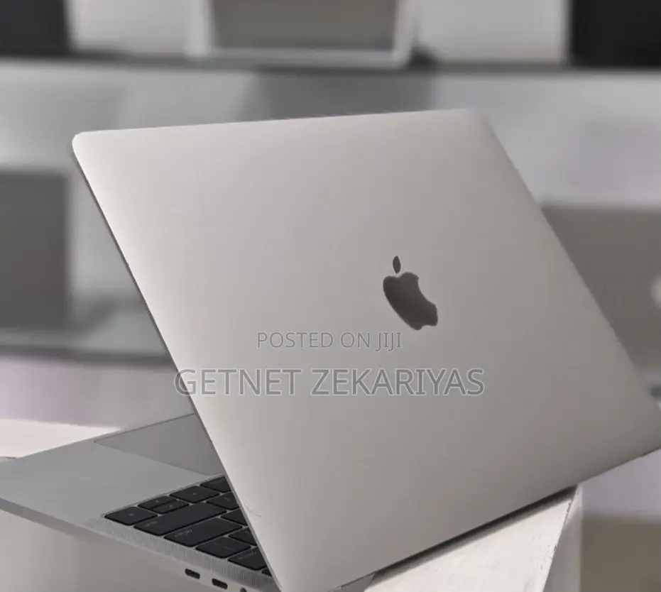 New Laptop Apple MacBook Pro 2018 16GB Intel Core I7 SSD 512GB