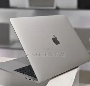 New Laptop Apple MacBook Pro 2018 16GB Intel Core I7 SSD 512GB