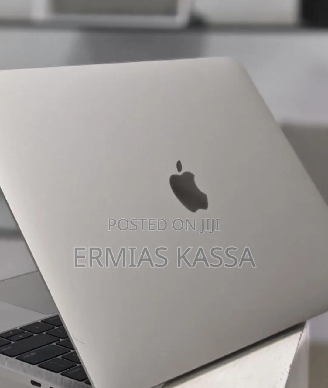 New Laptop Apple MacBook Pro 2018 16GB Intel Core I7 SSD 512GB