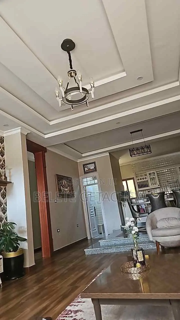 4bdrm Villa in Sumit Washington, Bole for sale