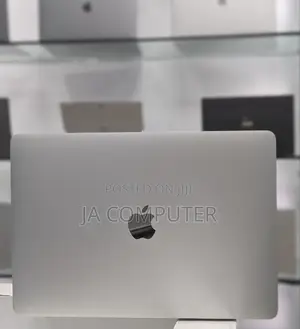 New Laptop Apple MacBook Pro 2018 16GB Intel Core I7 SSD 512GB