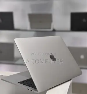 Photo - New Laptop Apple MacBook Pro 2018 16GB Intel Core I7 SSD 512GB