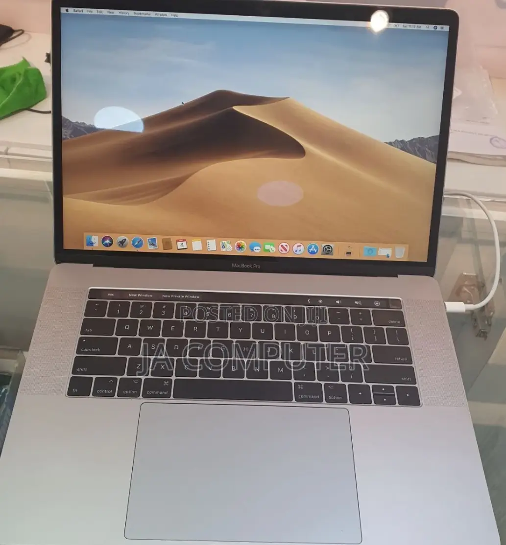 New Laptop Apple MacBook Pro 2017 16GB Intel Core I7 SSD 1T