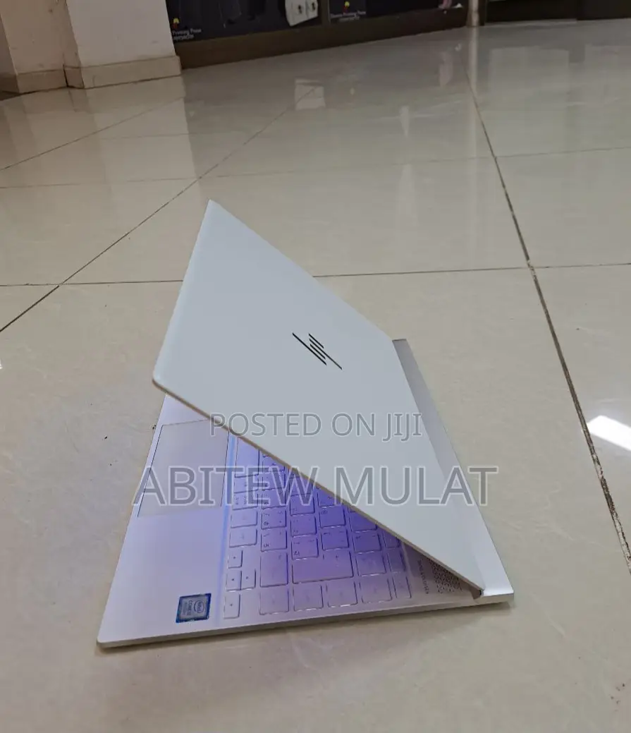 New Laptop HP Spectre 14 8GB Intel Core I5 SSD 512GB