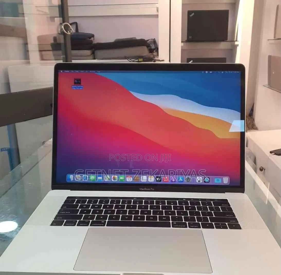 New Laptop Apple MacBook Pro 2017 16GB Intel Core I7 SSD 1T