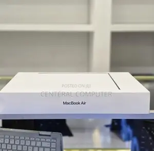 New Laptop Apple MacBook Air 2022 M2 8GB Apple M3 SSD 512GB