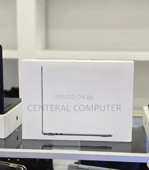 Photo - New Laptop Apple MacBook 16GB Apple M3 SSD 1T