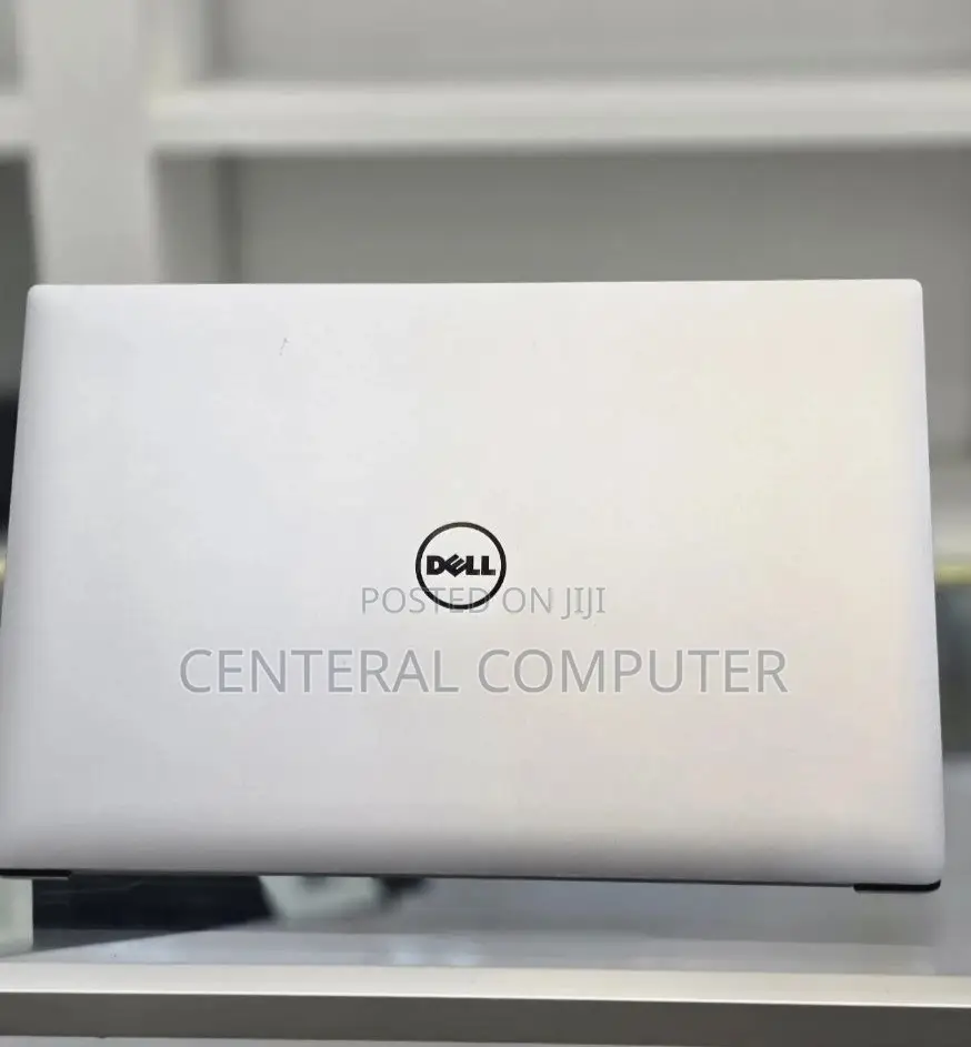 New Laptop Dell G15 5511 16GB Apple M3 Max SSD 512GB