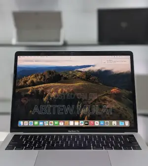 New Laptop Apple MacBook Pro 2018 16GB Intel Core I7 SSD 512GB