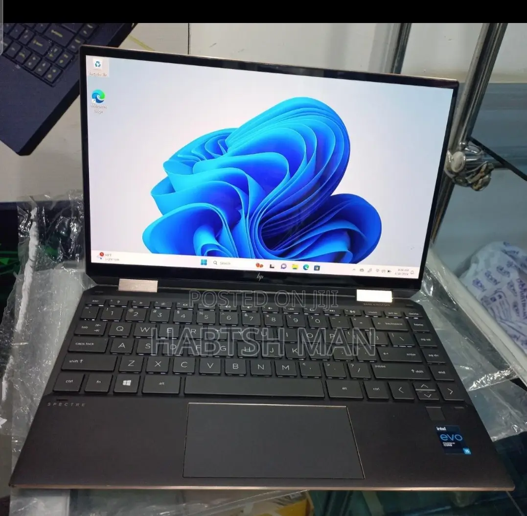 New Laptop HP Spectre X360 8GB Intel Core I5 SSD 512GB