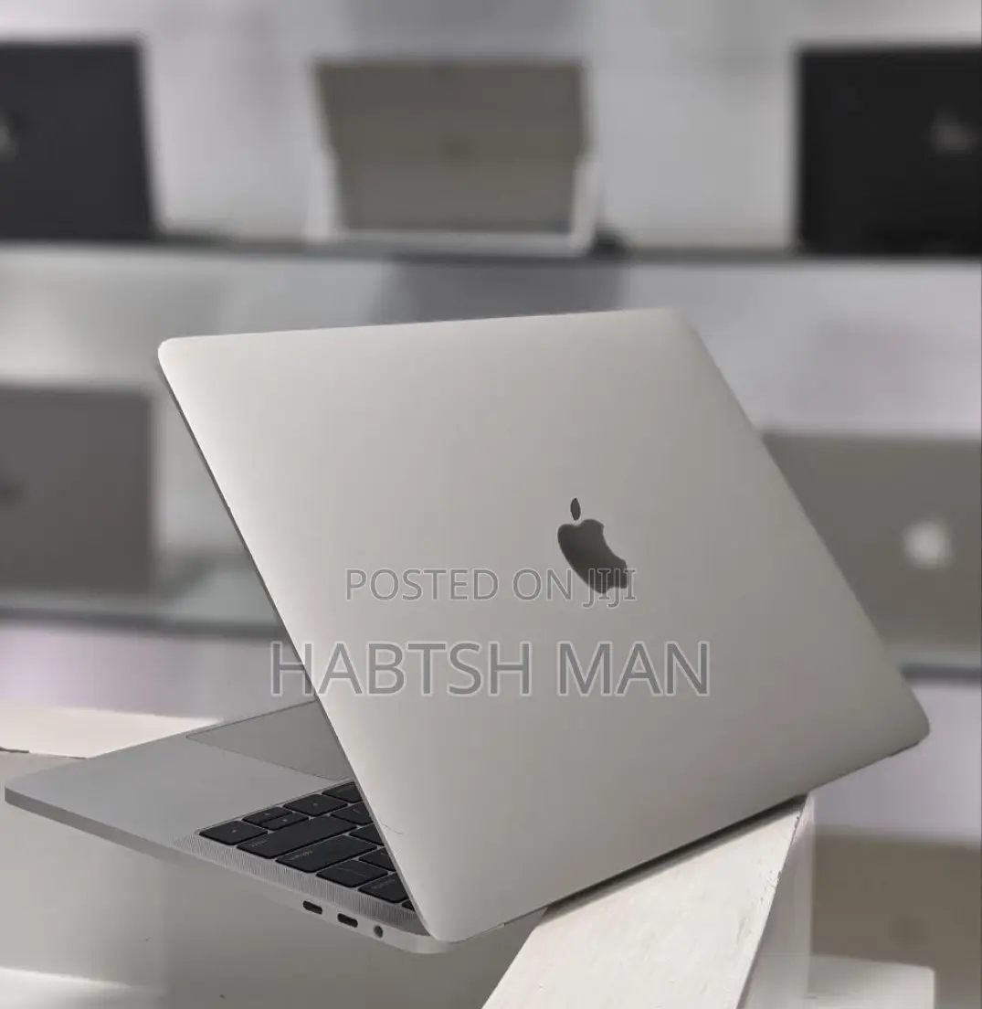 New Laptop Apple MacBook Pro 2018 16GB Intel Core I7 SSD 512GB