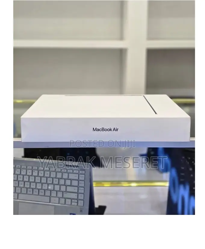 New Laptop Apple MacBook Air 2022 M2 8GB Apple M3 SSD 512GB