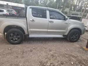 Toyota Hilux 2.0 VVT-i 2010 Silver